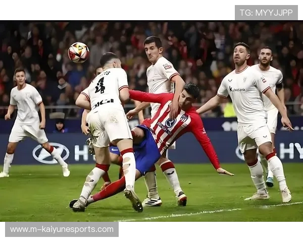 足球球星突破技巧解析：如何在比赛中利用速度与灵活性创造进攻机会